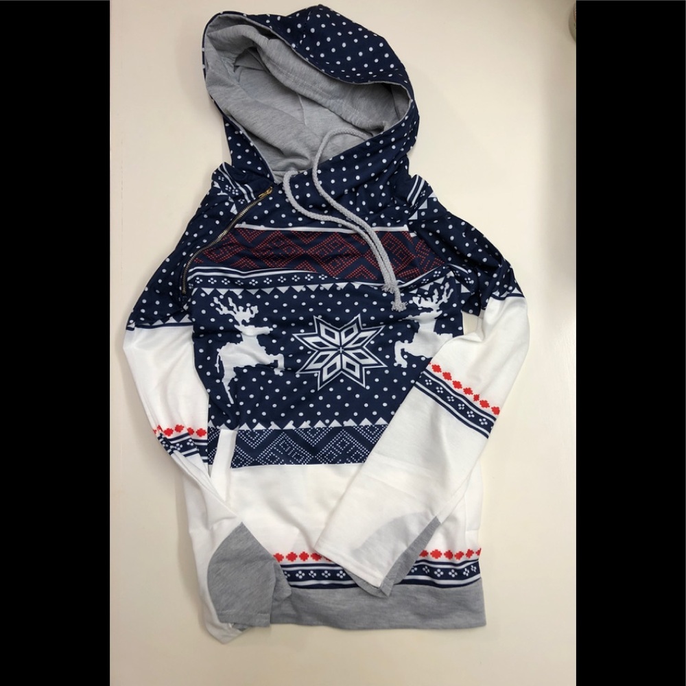NWOT Winter pattern hoodie